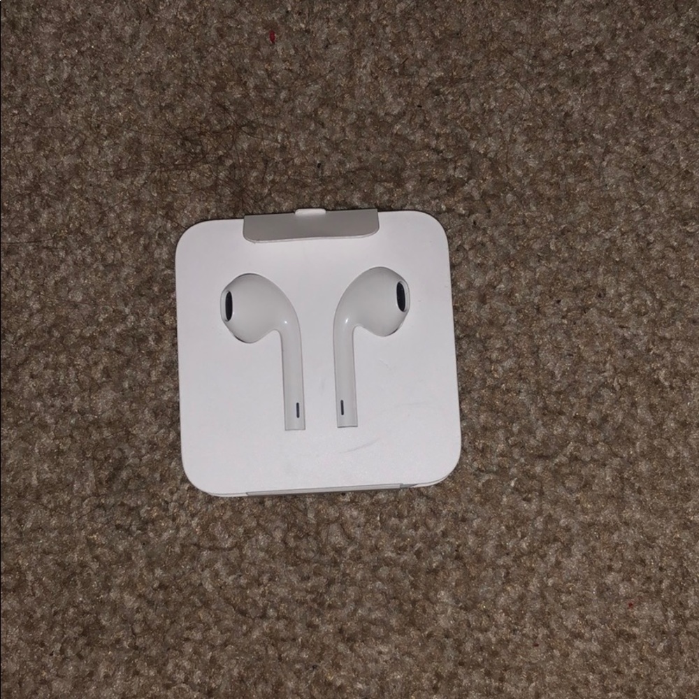 Apple wired headphones with lightning connector